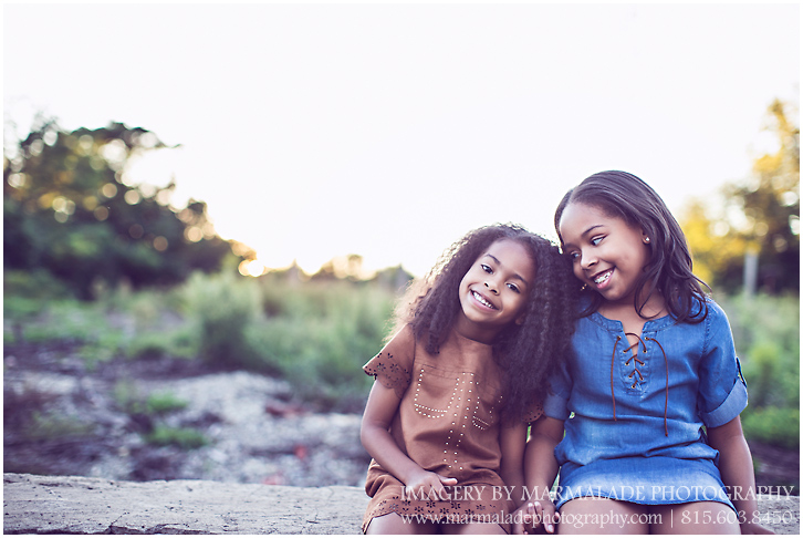 Photo-of-Sisters-in-Chicago