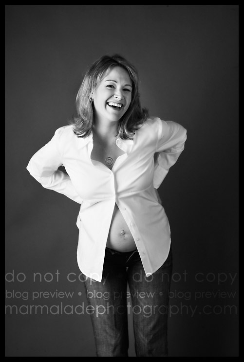 Fun and happy maternity photo session
