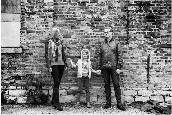 Family photography taken in an urban setting in Chicago area