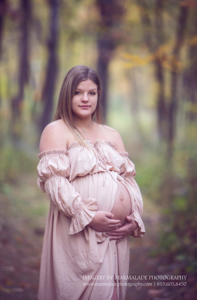 Maternity photos for Chicago Moms