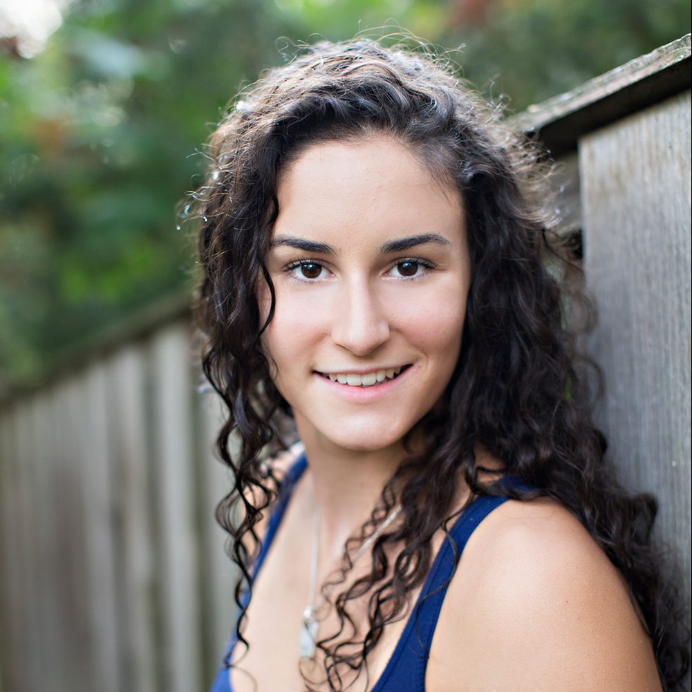 highschool senior photos at home chicago e1690313776707